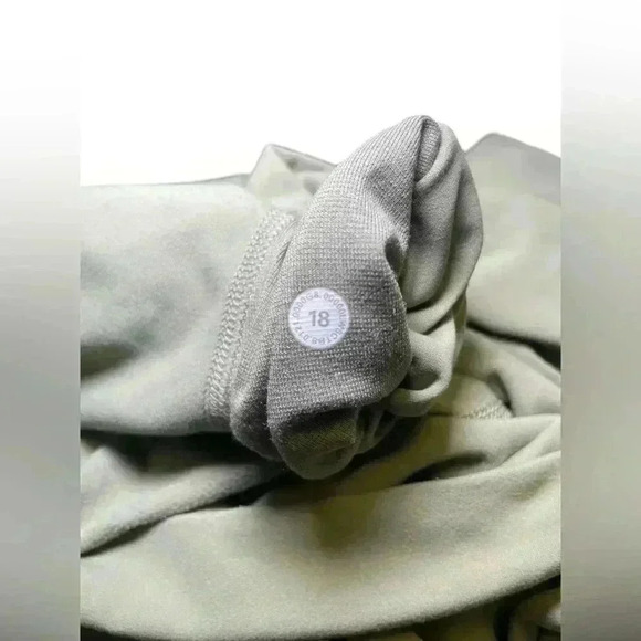 Lululemon Align 25” Rosemary Green Leggings Size 18 - Picture 3 of 5